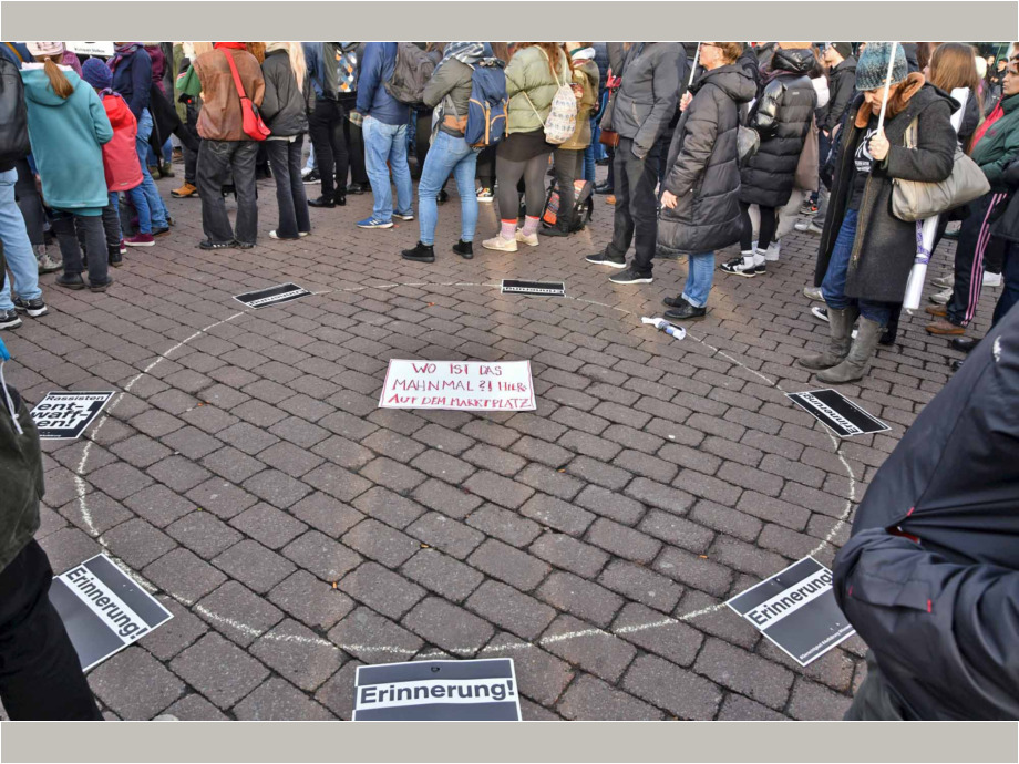 Gedenkveranstaltung des Jugendbündnis Hanau um 16:00 Uhr auf dem Hanauer Marktplatz Gedenkveranstaltung des Jugendbündnis Hanau um 16:00 Uhr auf dem Hanauer Marktplatz