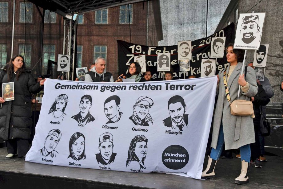 Gedenkveranstaltung des Jugendbündnis Hanau um 16:00 Uhr auf dem Hanauer Marktplatz Gedenkveranstaltung des Jugendbündnis Hanau um 16:00 Uhr auf dem Hanauer Marktplatz