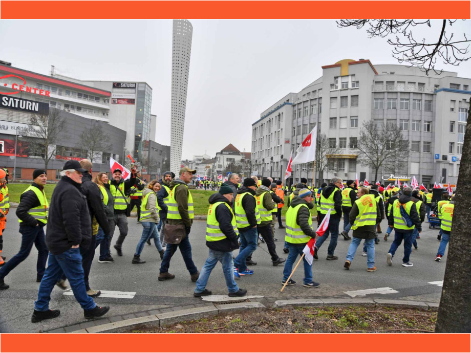 starke Beteiligung der gewerblich-technischen Beschäftigten der Stadt Hanau am Warnstreik starke Beteiligung der gewerblich-technischen Beschäftigten der Stadt Hanau am Warnstreik