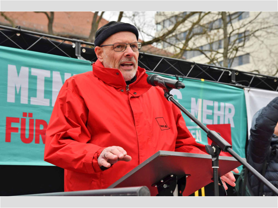 starke Beteiligung der gewerblich-technischen Beschäftigten der Stadt Hanau am Warnstreik starke Beteiligung der gewerblich-technischen Beschäftigten der Stadt Hanau am Warnstreik