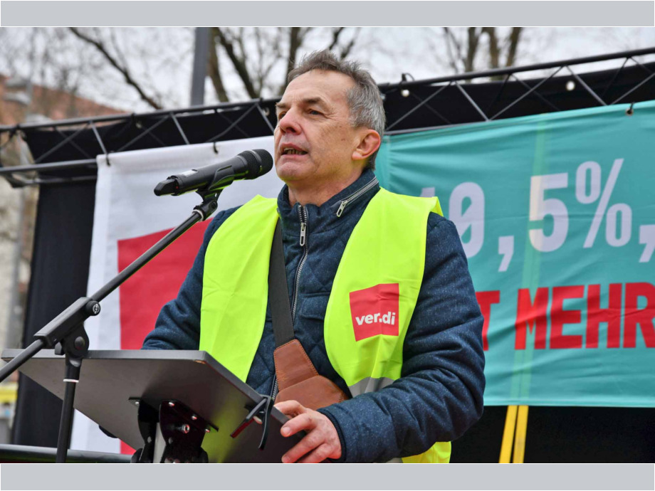 starke Beteiligung der gewerblich-technischen Beschäftigten der Stadt Hanau am Warnstreik starke Beteiligung der gewerblich-technischen Beschäftigten der Stadt Hanau am Warnstreik