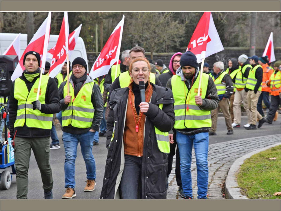 starke Beteiligung der gewerblich-technischen Beschäftigten der Stadt Hanau am Warnstreik starke Beteiligung der gewerblich-technischen Beschäftigten der Stadt Hanau am Warnstreik