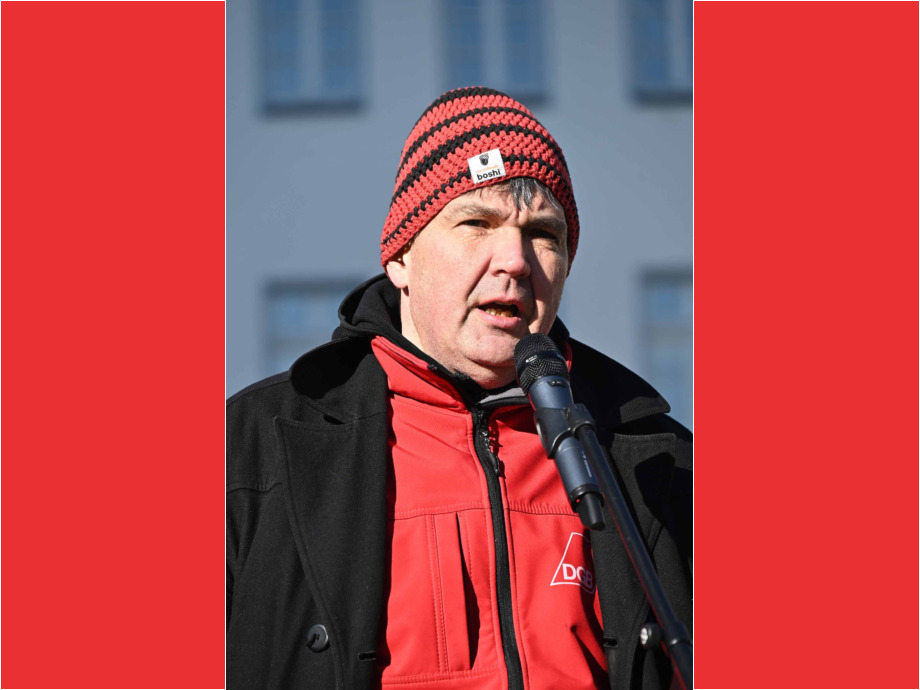 Beschäftigte des Öffentlichen Dienstes aus Mittelhessen versammeln sich am 28.02.2023 in Giessen zum Warnstreik Beschäftigte des Öffentlichen Dienstes aus Mittelhessen versammeln sich am 28.02.2023 in Giessen zum Warnstreik