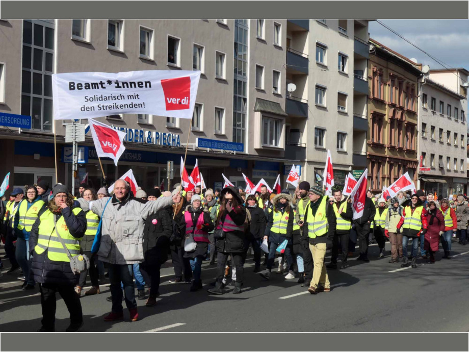 Demozug durch Offenbach