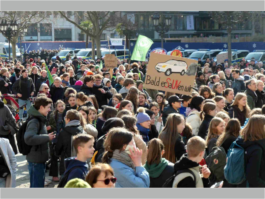 Der Opernplatz war voll Der Opernplatz war voll