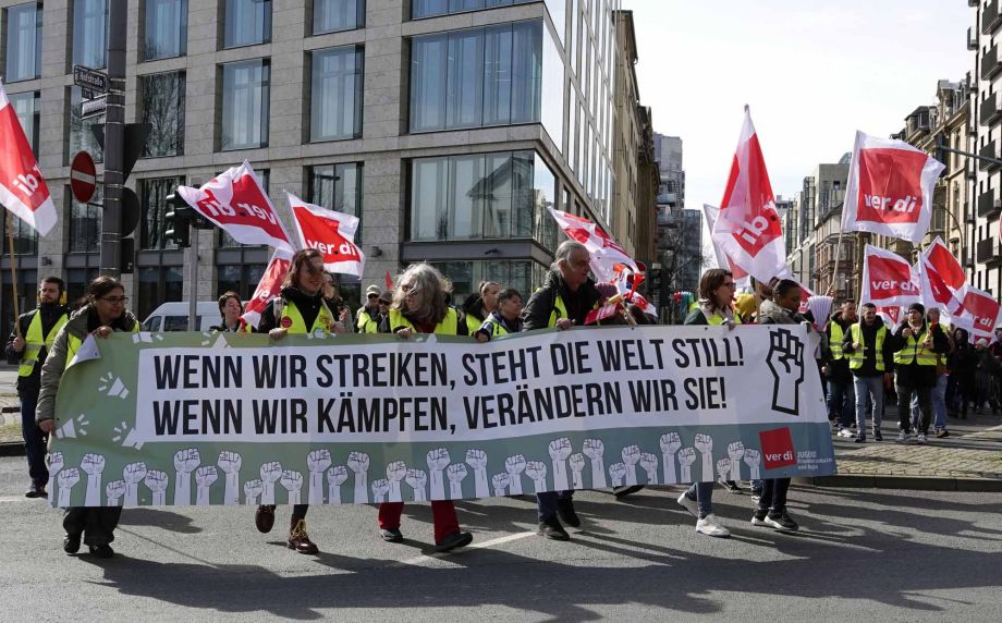 Demozug durch die Stadt Demozug durch die Stadt