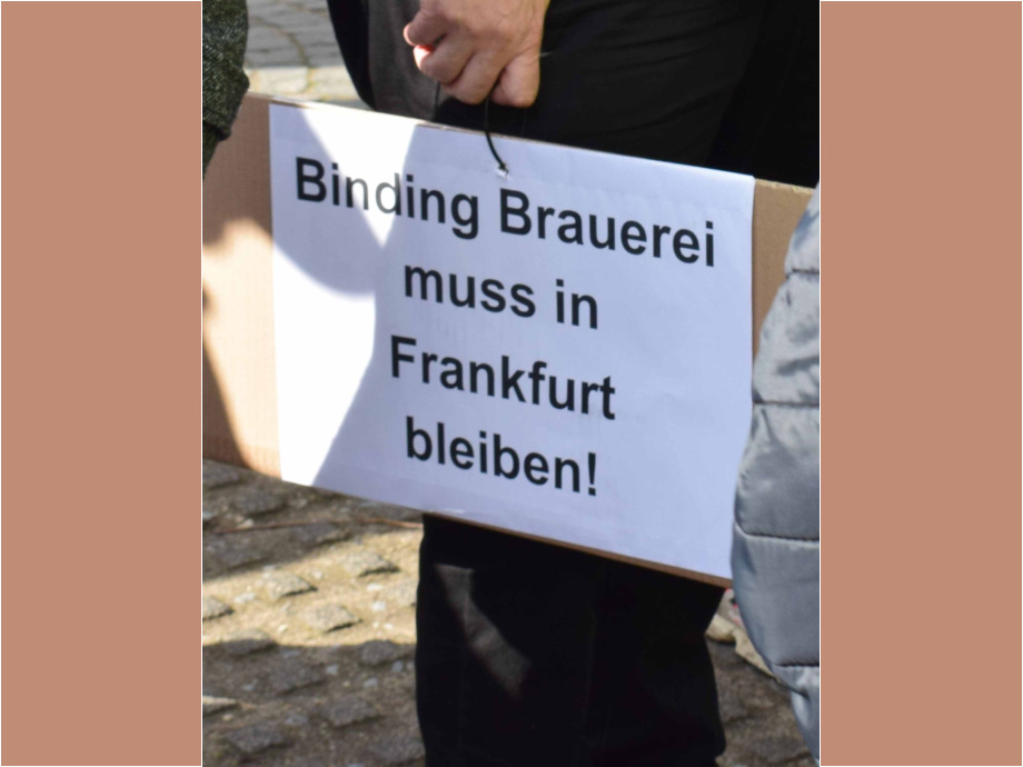 Binding bleibt - Demo in Bielefeld vor der Dr. Oetker Zentrale in Bielefeld