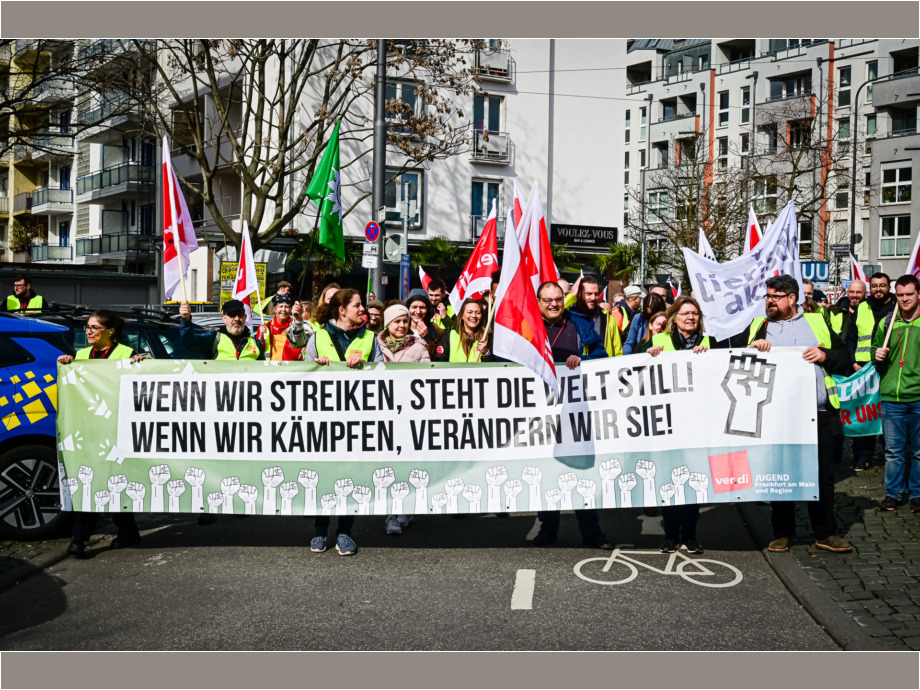 Demozug durch die Stadt