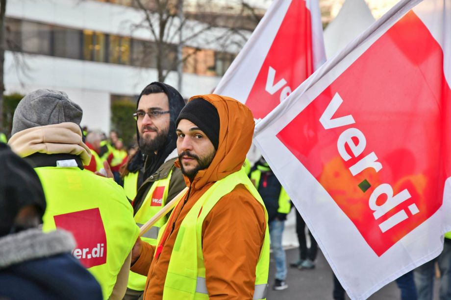 Die Arbeitgeber haben mit ihrem Angebot den Tarifkonflikt verschärft Die Arbeitgeber haben mit ihrem Angebot den Tarifkonflikt verschärft