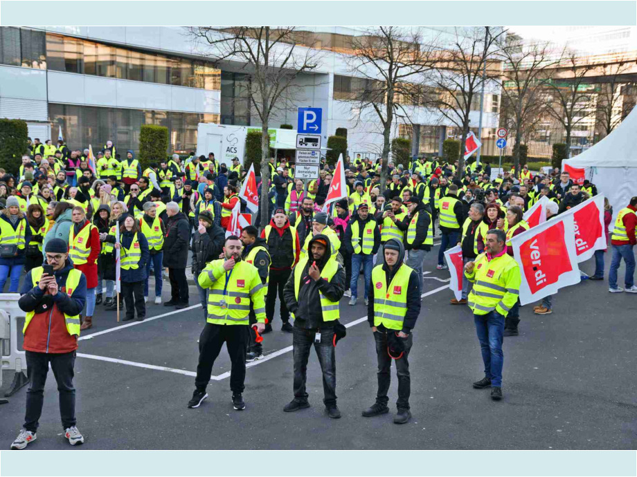 Kundgebung am Flughafen Kundgebung am Flughafen