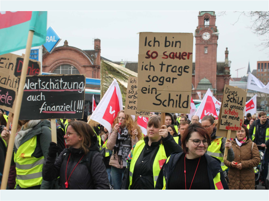 ein schäbiges Schild steht für einen schäbigen Lohn