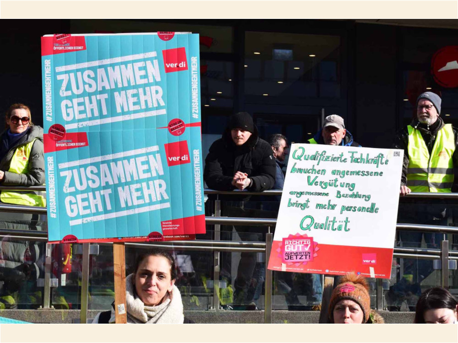 Warnstreik der Beschäftigten aus den Landkreisen Hochtaunus, Maintaunus und Wetterau am 2. März in Hofheim Warnstreik der Beschäftigten aus den Landkreisen Hochtaunus, Maintaunus und Wetterau am 2. März in Hofheim