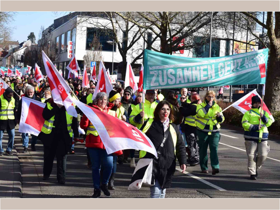 Warnstreik der Beschäftigten aus den Landkreisen Hochtaunus, Maintaunus und Wetterau am 2. März in Hofheim Warnstreik der Beschäftigten aus den Landkreisen Hochtaunus, Maintaunus und Wetterau am 2. März in Hofheim