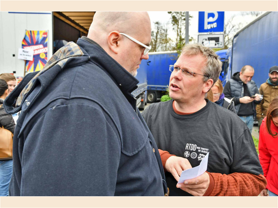 Solidaritätsaktion der IG Metall Hanau Fulda mit den streikenden LKW-Fahrern aus Polen auf der Raststätte Gräfenhausen