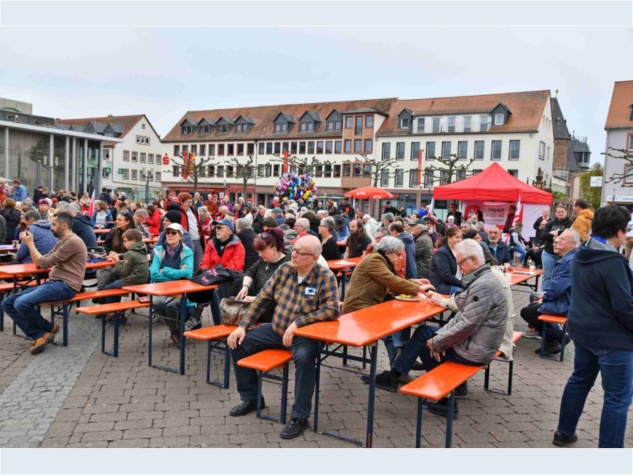 Kundgebung auf dem Marktplatz