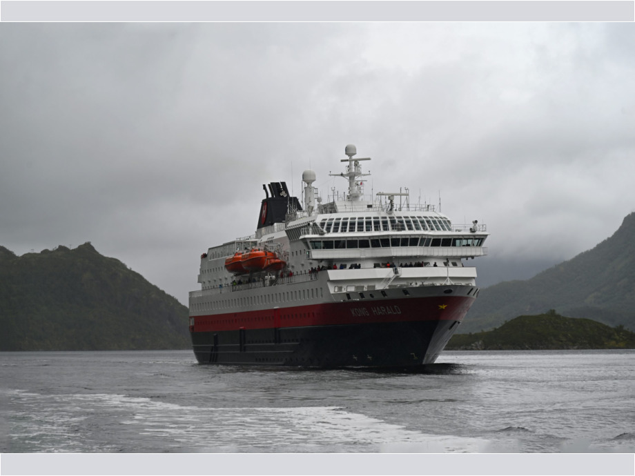 Norwegen, Hurtigruten