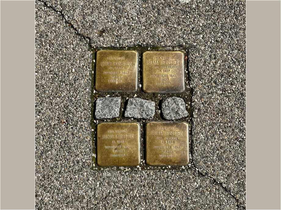 Stolpersteine-Erinnerung an ermordeten jüdischen Bewohner*innen in St. Tölz