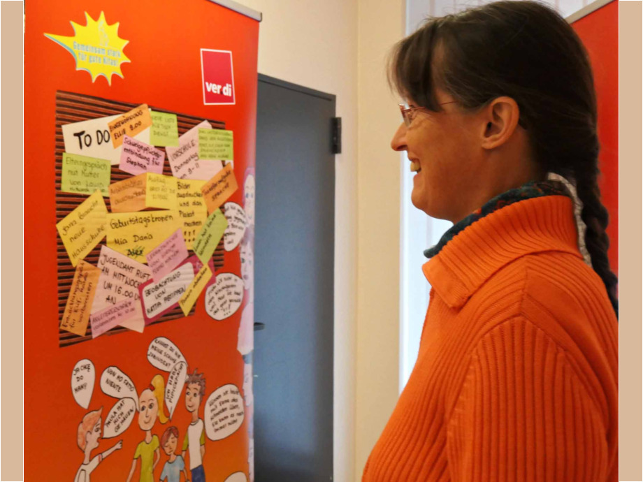 Viele RollUps sind mit witzigen Grafiken gestaltet, die trotz der ernsten Situation zum Lachen reizen Viele RollUps sind mit witzigen Grafiken gestaltet, die trotz der ernsten Situation zum Lachen reizen