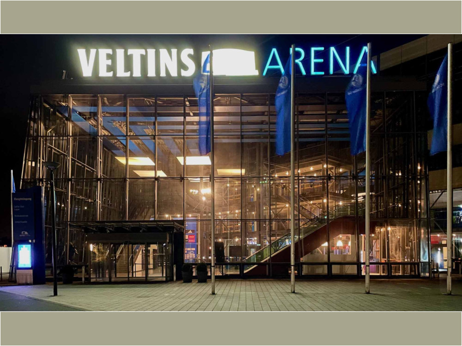 Der Eingang der Veltins-Arena Der Eingang der Veltins-Arena