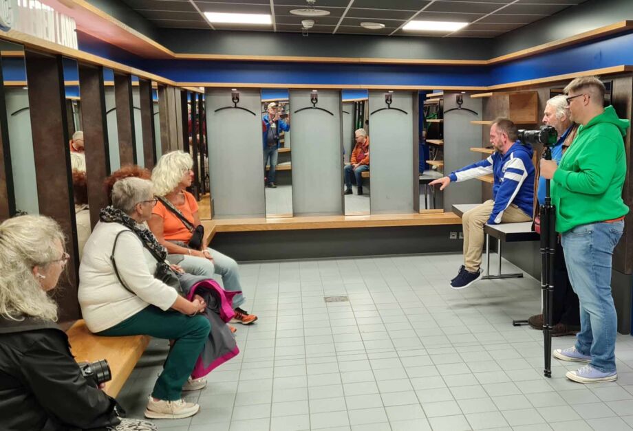 Briefing in der Spielerkabine Briefing in der Spielerkabine