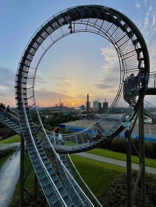 Mit Schwung in den Sonnenuntergang Mit Schwung in den Sonnenuntergang