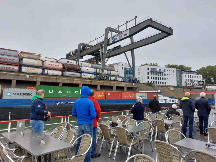 Eines der vielen Containerterminals Eines der vielen Containerterminals