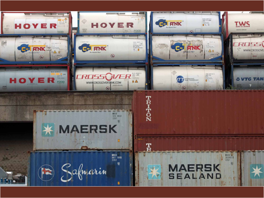 Auch im Duisburger Hafen wird hochgestapelt Auch im Duisburger Hafen wird hochgestapelt