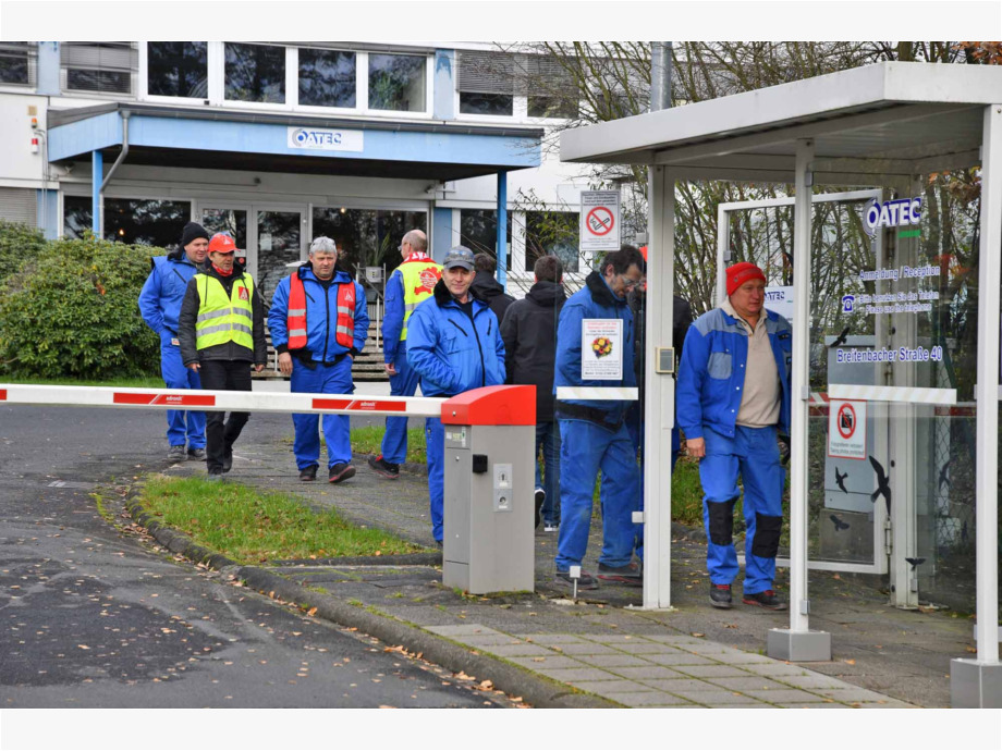 Warnstreik bei der Linde AMT Schlüchtern für einen Tarifvertrag