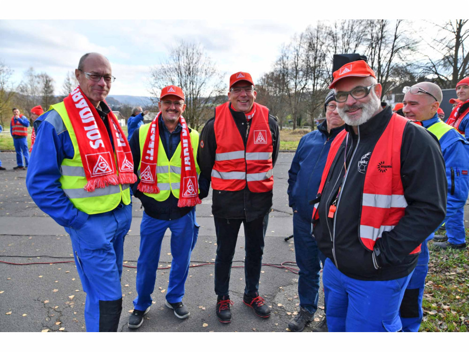 Warnstreik bei der Linde AMT Schlüchtern für einen Tarifvertrag