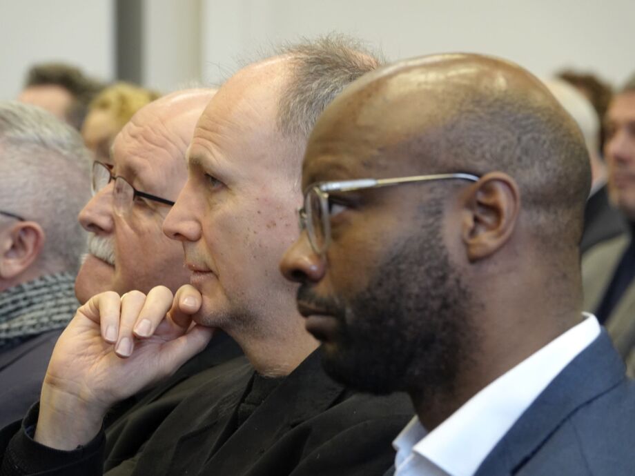 Aufmerksame Zuhörer Aufmerksame Zuhörer