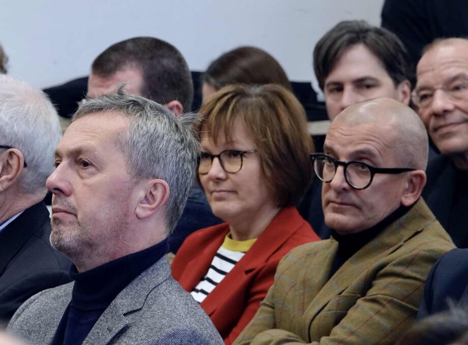 Aufmerksame Zuhörer Aufmerksame Zuhörer