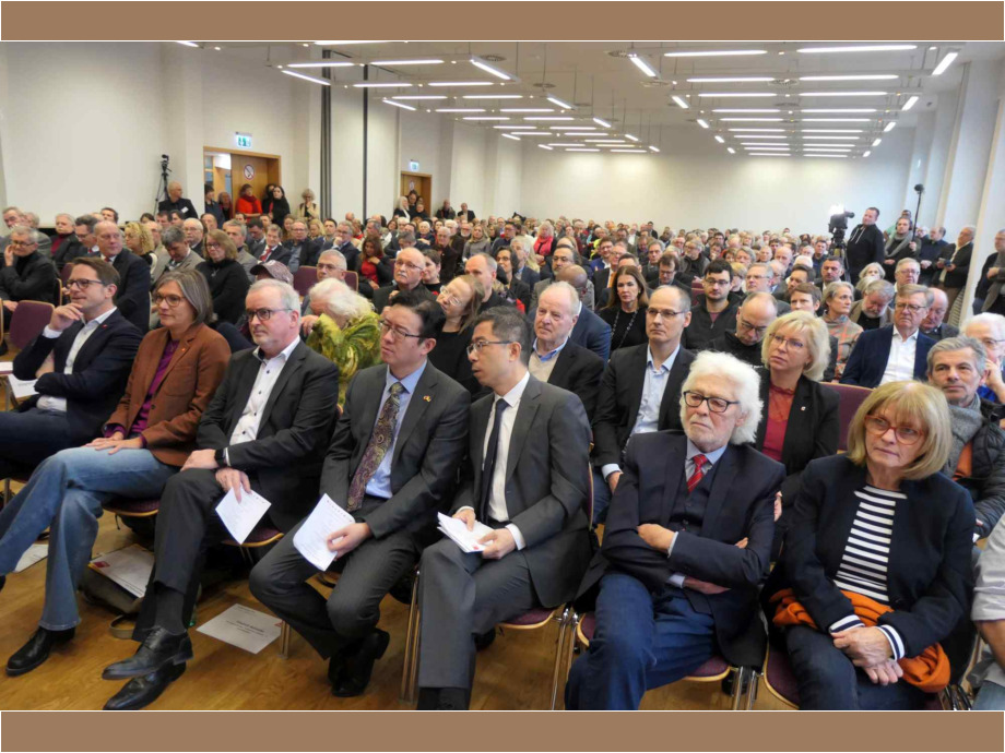 Voller Saal im Gewerkschaftshaus Voller Saal im Gewerkschaftshaus