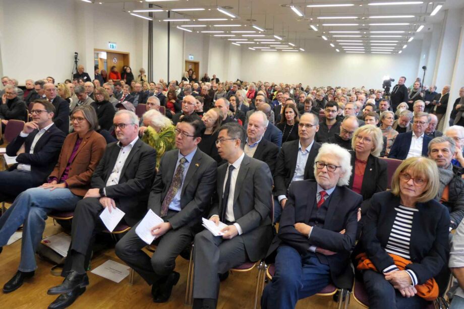 Voller Saal im Gewerkschaftshaus Voller Saal im Gewerkschaftshaus