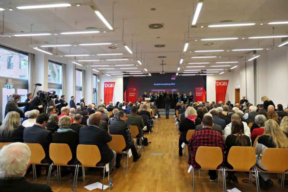Auftakt mit dem DGB Chor Provokale Auftakt mit dem DGB Chor Provokale