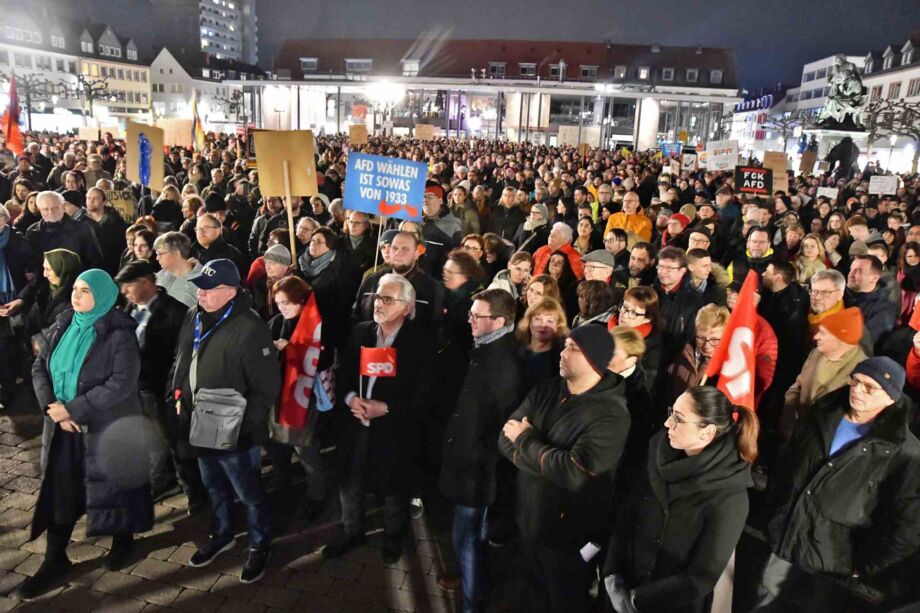 Der Marktplatz war voll Der Marktplatz war voll