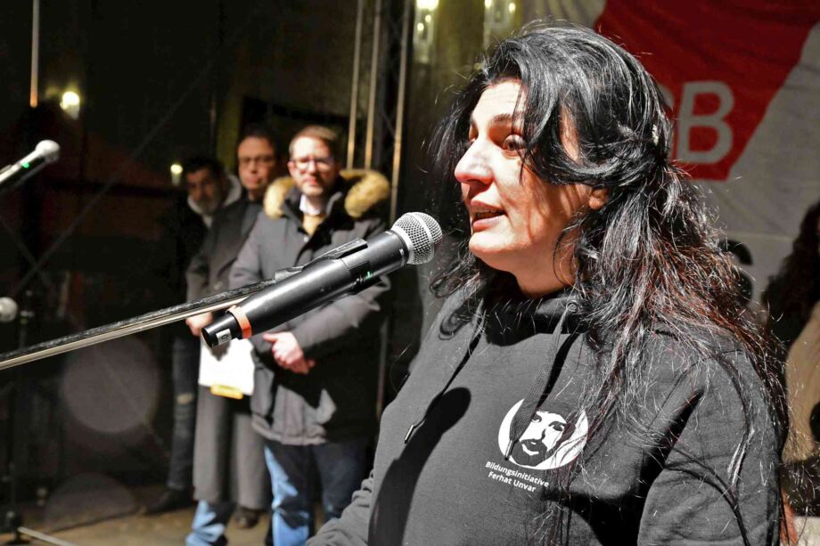 Serpil Unvar, ihr Sohn Ferhart wurde beim Hanau-Attentat ermordet Serpil Unvar, ihr Sohn Ferhart wurde beim Hanau-Attentat ermordet