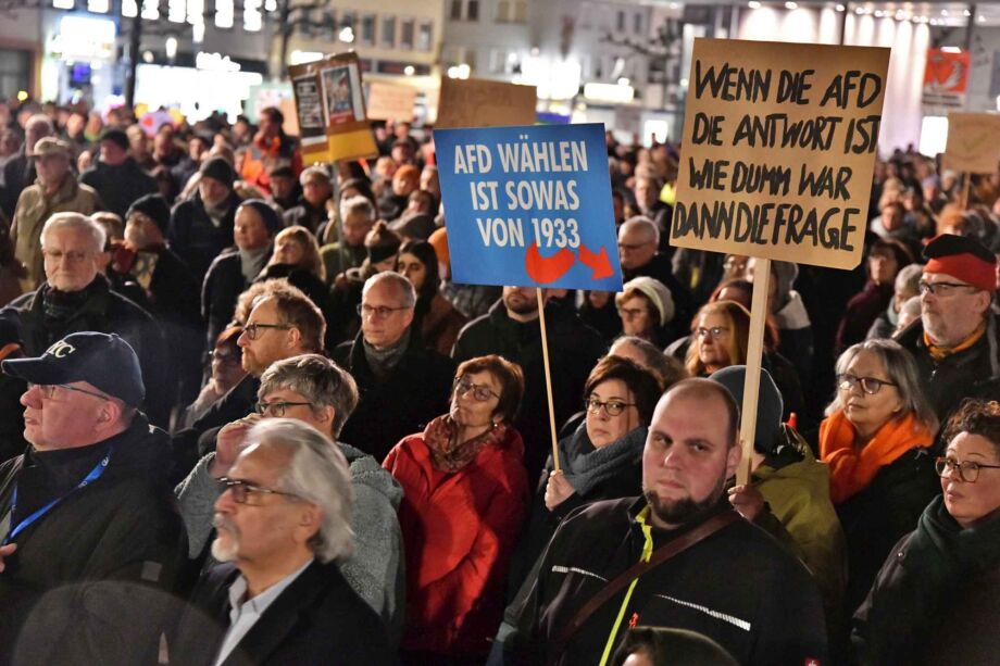 Die Hanauer Stadtgesellschaft steht zusammen Die Hanauer Stadtgesellschaft steht zusammen