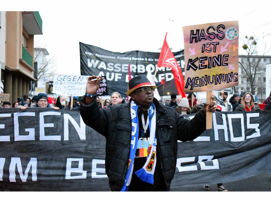 17.000 Teilnehmer/innen bei der Kundgebung "Demokratie stärken" am 23.01.2024 in Darmstadt 17.000 Teilnehmer/innen bei der Kundgebung "Demokratie stärken" am 23.01.2024 in Darmstadt