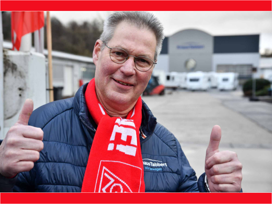 Warnstreik bei der Knaus Tabbert AG in Mottgers im Rahmen der Tarifrunde in der Holz- und Kunststoffindustrie Warnstreik bei der Knaus Tabbert AG in Mottgers im Rahmen der Tarifrunde in der Holz- und Kunststoffindustrie