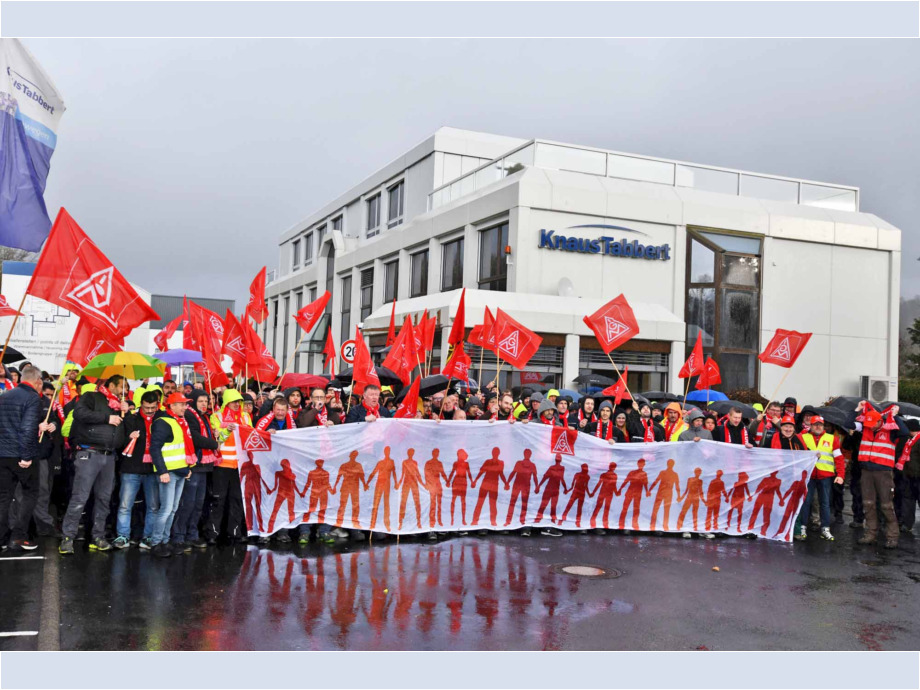 Warnstreik bei der Knaus Tabbert AG in Mottgers im Rahmen der Tarifrunde in der Holz- und Kunststoffindustrie Warnstreik bei der Knaus Tabbert AG in Mottgers im Rahmen der Tarifrunde in der Holz- und Kunststoffindustrie