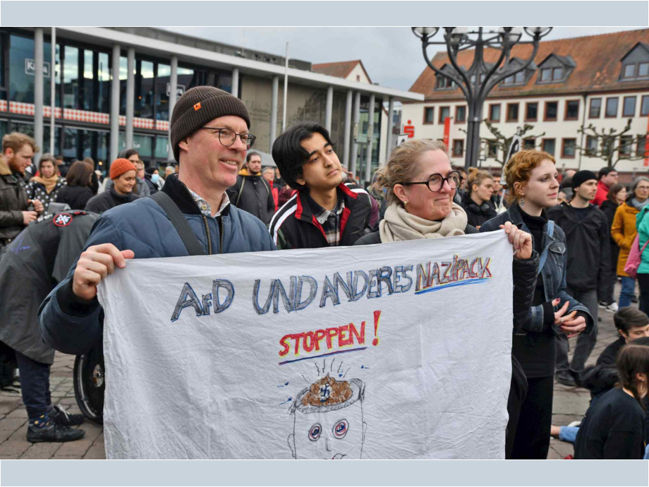 Kundgebung auf dem Marktplatz