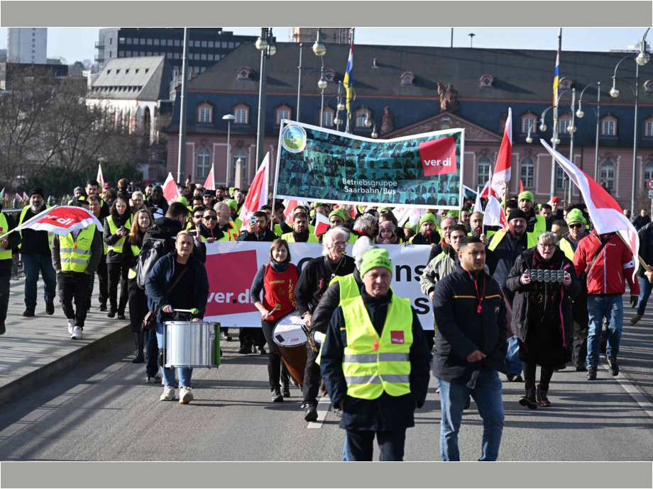 Streiktag im Öffentlichen Personennahverkehr am 3. Februar 2024 auf der Theodor Heuss Brücke zwischen Mainz und Wiesbaden Streiktag im Öffentlichen Personennahverkehr am 3. Februar 2024 auf der Theodor Heuss Brücke zwischen Mainz und Wiesbaden