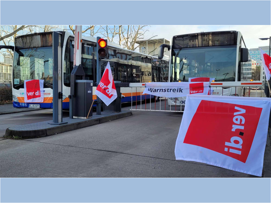 Streiktag im Öffentlichen Personennahverkehr am 3. Februar 2024 auf der Theodor Heuss Brücke zwischen Mainz und Wiesbaden Streiktag im Öffentlichen Personennahverkehr am 3. Februar 2024 auf der Theodor Heuss Brücke zwischen Mainz und Wiesbaden