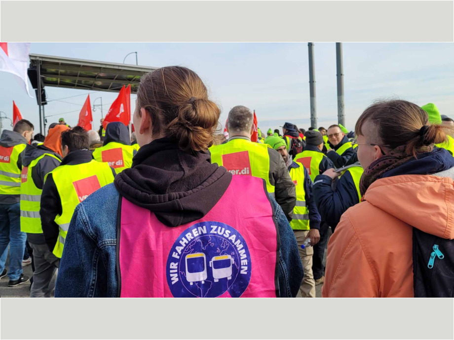 Streiktag im Öffentlichen Personennahverkehr am 3. Februar 2024 auf der Theodor Heuss Brücke zwischen Mainz und Wiesbaden Streiktag im Öffentlichen Personennahverkehr am 3. Februar 2024 auf der Theodor Heuss Brücke zwischen Mainz und Wiesbaden