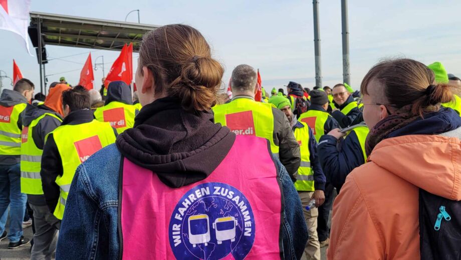 Streiktag im Öffentlichen Personennahverkehr am 3. Februar 2024 auf der Theodor Heuss Brücke zwischen Mainz und Wiesbaden Streiktag im Öffentlichen Personennahverkehr am 3. Februar 2024 auf der Theodor Heuss Brücke zwischen Mainz und Wiesbaden