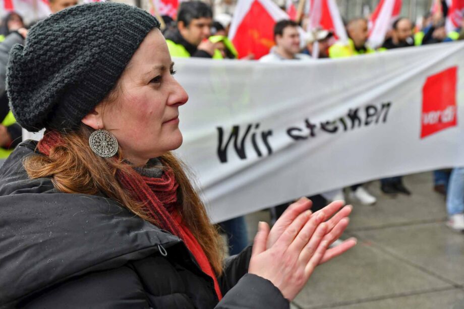 Ganztägiger Warnstreik des Lufthansa-Personals am Frankfurter Flughafen Ganztägiger Warnstreik des Lufthansa-Personals am Frankfurter Flughafen