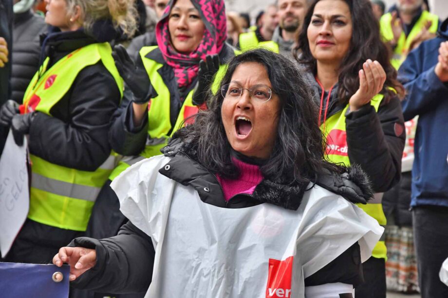 Ganztägiger Warnstreik des Lufthansa-Personals am Frankfurter Flughafen Ganztägiger Warnstreik des Lufthansa-Personals am Frankfurter Flughafen