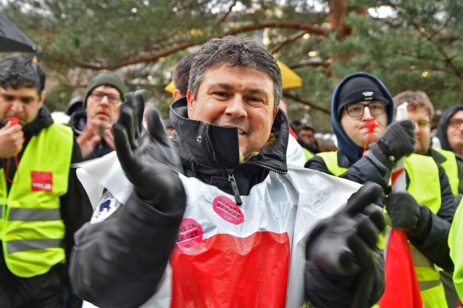 Ganztägiger Warnstreik des Lufthansa-Personals am Frankfurter Flughafen Ganztägiger Warnstreik des Lufthansa-Personals am Frankfurter Flughafen