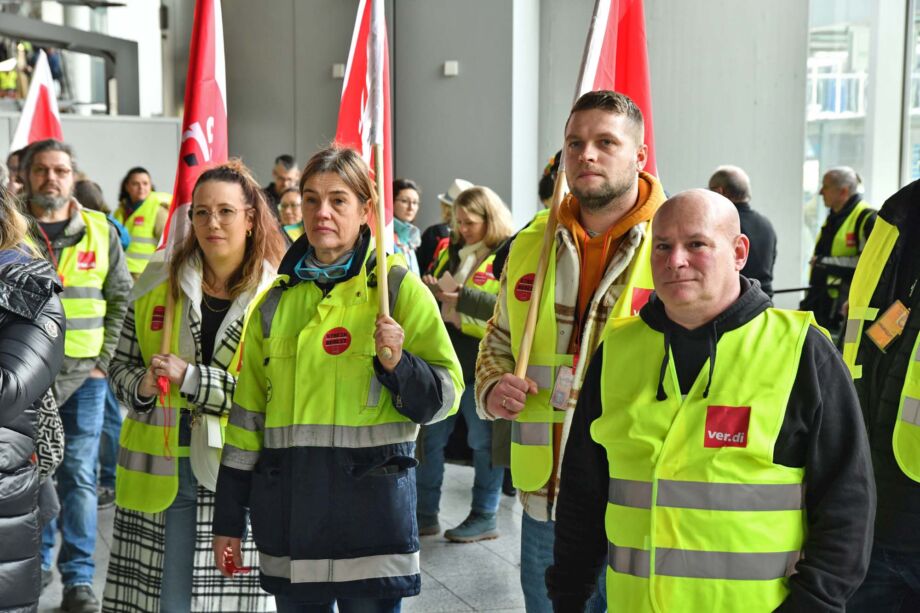 Warnstreik des Lufthansa Bodenpersonals am Flughafen Frankfurt am 20.02.2024 Warnstreik des Lufthansa Bodenpersonals am Flughafen Frankfurt am 20.02.2024