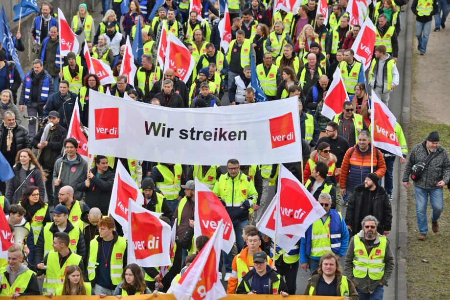 Warnstreik des Lufthansa Bodenpersonals am Flughafen Frankfurt am 20.02.2024 Warnstreik des Lufthansa Bodenpersonals am Flughafen Frankfurt am 20.02.2024